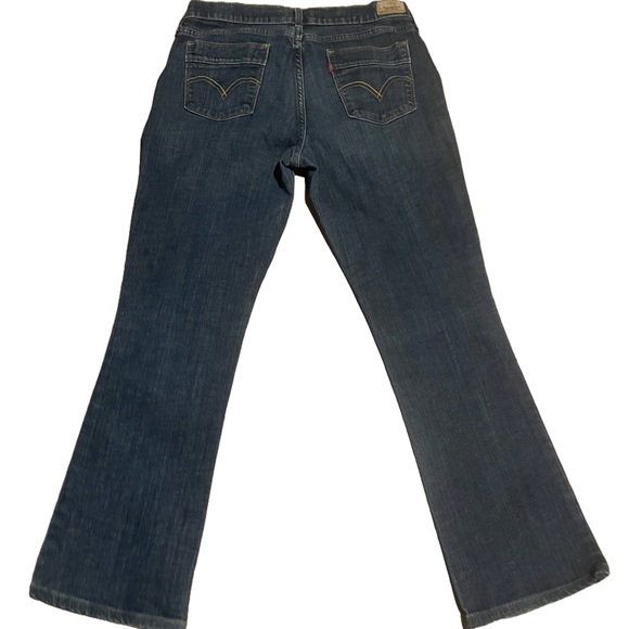 Levis jeans 515 women’s boot cut blue denim size 8 comfy, great for work school - Picture 2 of 6